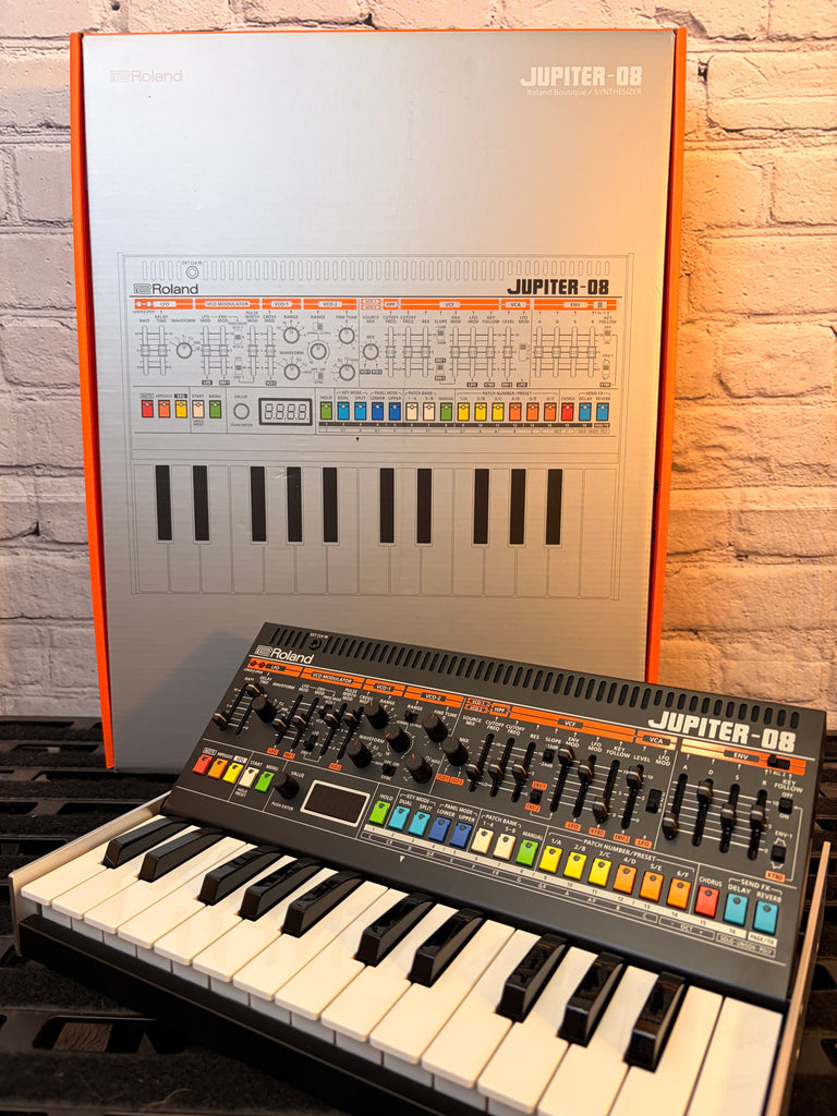 Roland Jupiter-08 Boutique Synthesizer (Relive a Synth Legend!)