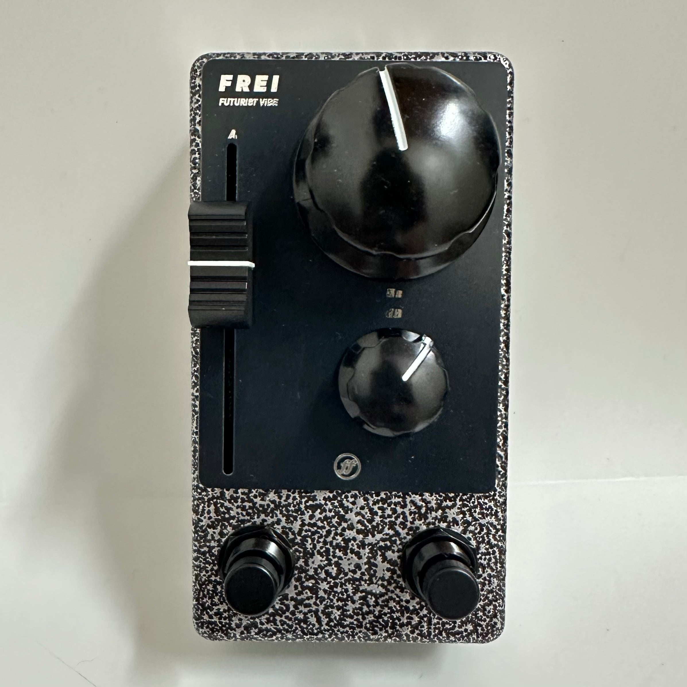 Fjord Fuzz FREI - SUPER COOL 60's style chorus/vibrato – Eclipse Music