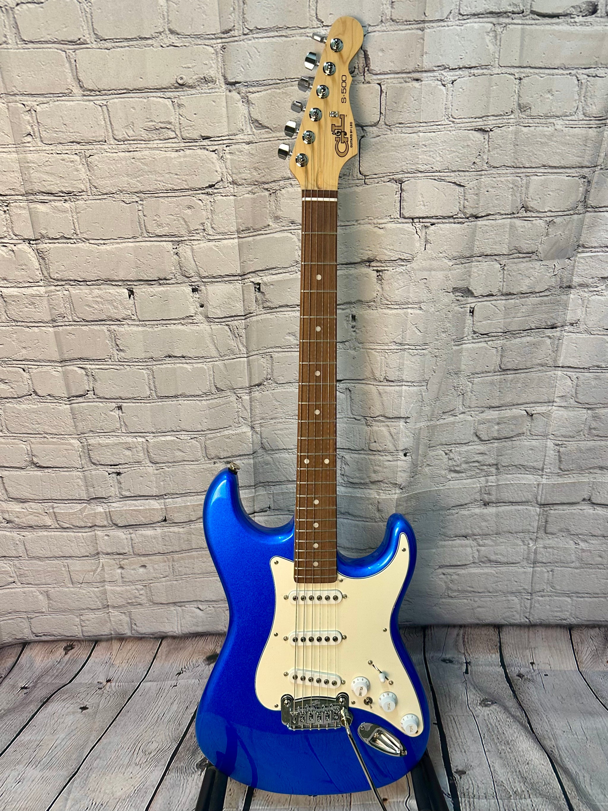 G&L USA Option Order Fullerton Deluxe Legacy - Okume, Black Stain